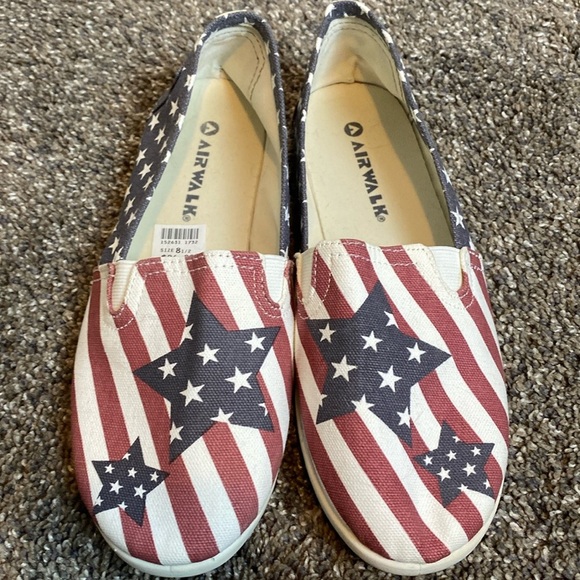 Air Walk Stars & Stripes Patriotic Red White & Blue Slip On Canvas Shoes Sz 8.5 - Picture 1 of 10